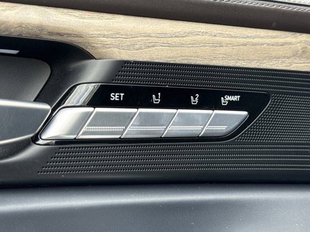 Used 2021 Genesis G90 3.3T Premium image 16