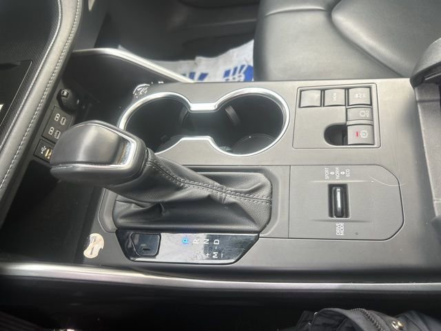 Used 2024 Toyota Highlander XLE image 36
