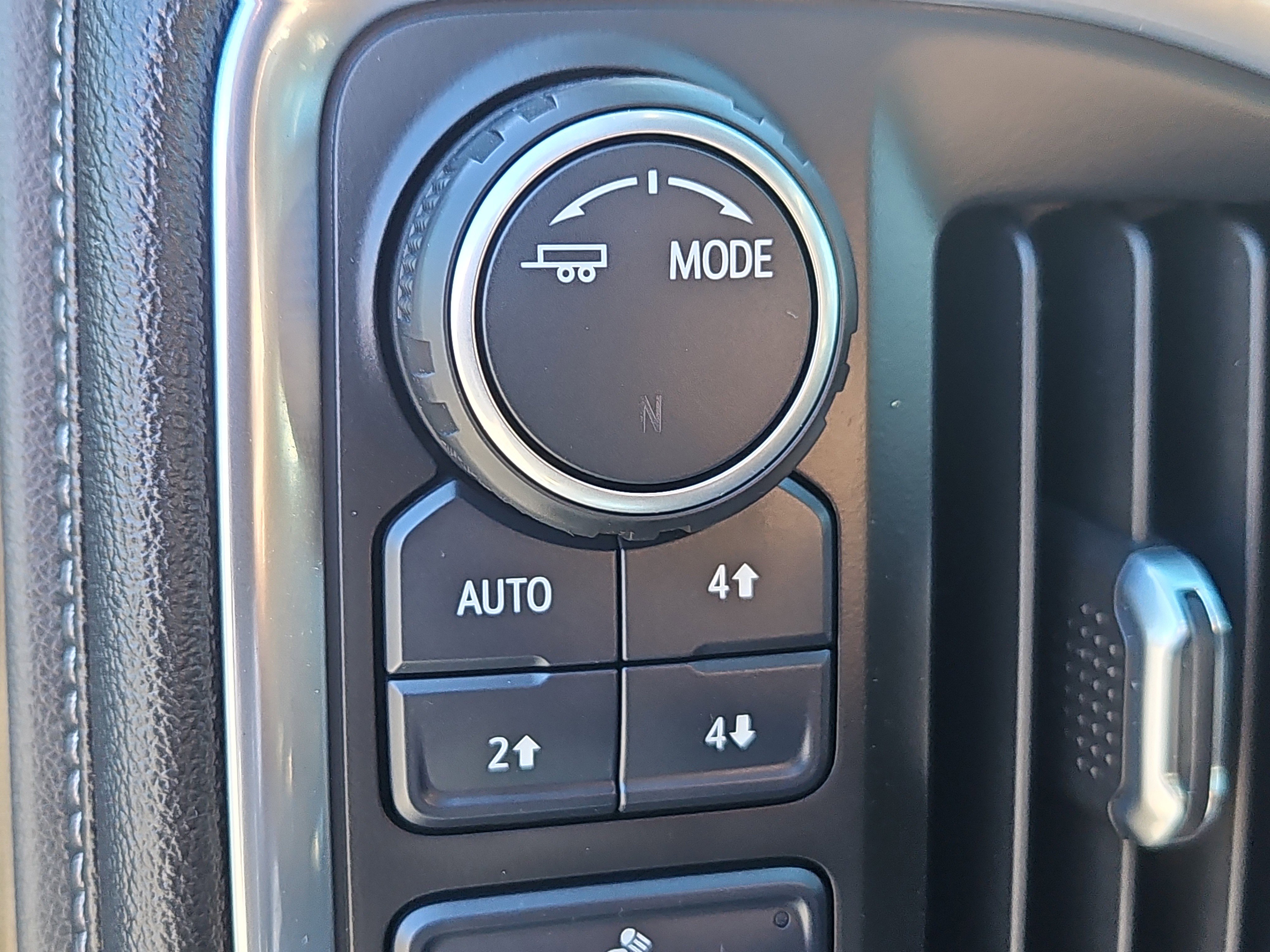 Used 2021 Chevrolet Silverado 1500 LT w/ Z71 Off-Road Package image 19