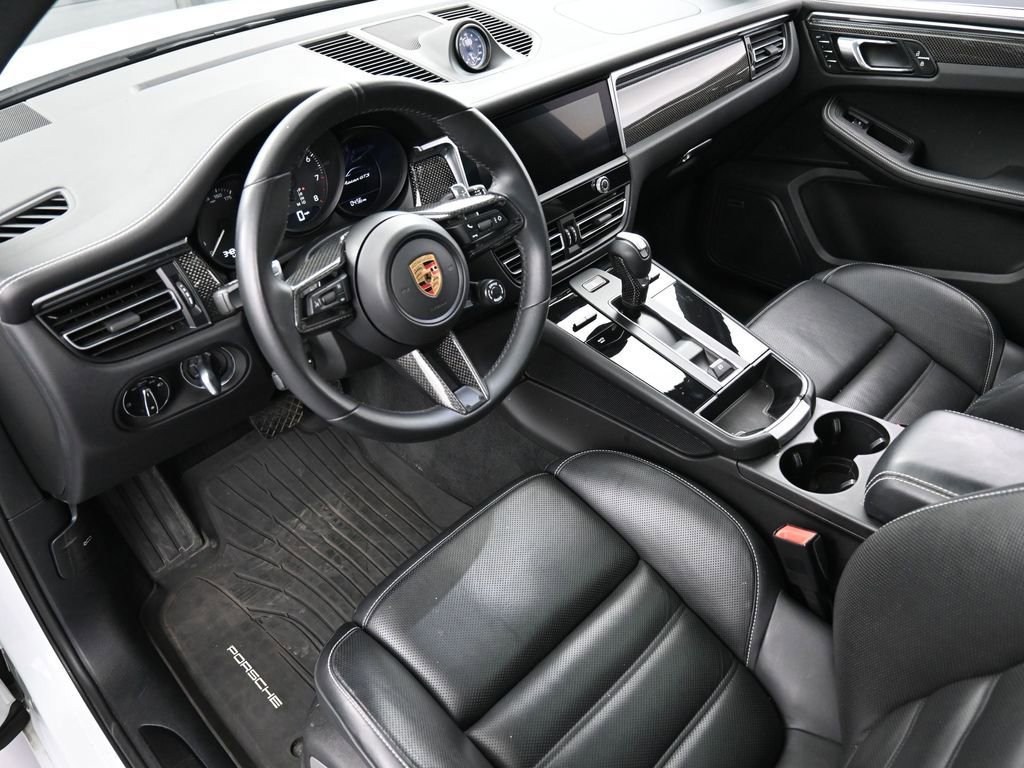 Certified 2024 Porsche Macan GTS AWD/4WD image 4