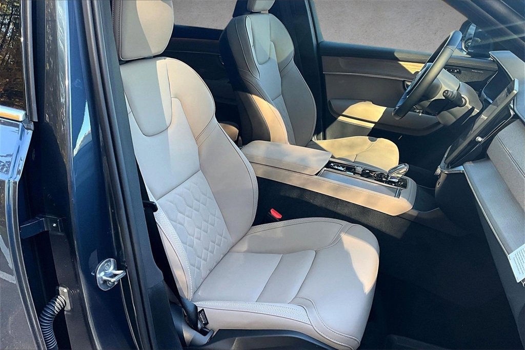New 2026 Volvo XC90 T8 Plus image 11