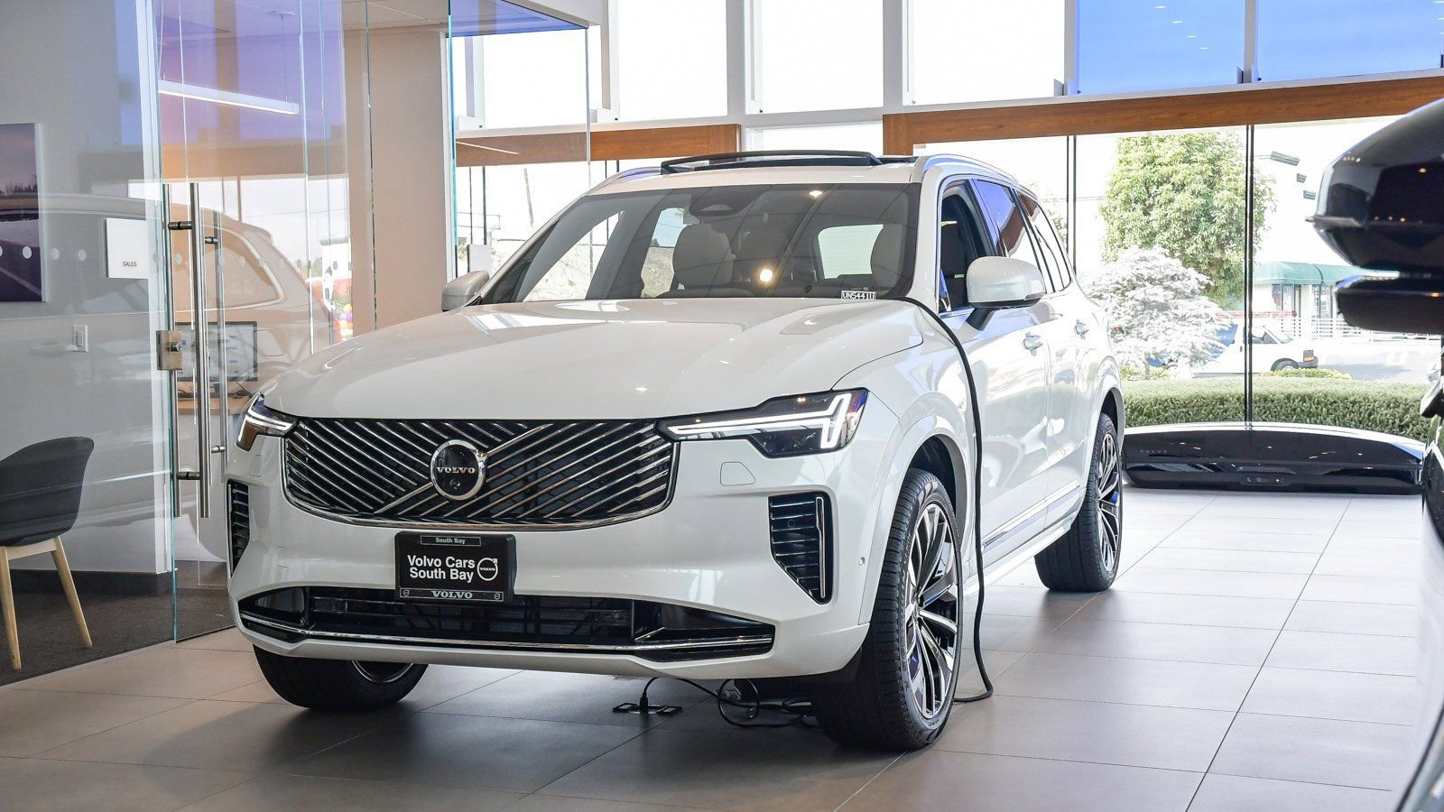 Used 2025 Volvo XC90 B5 Plus w/ Protection Package Premier image 1