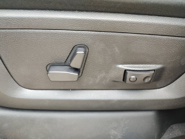 Used 2026 RAM 2500 Laramie AWD/4WD image 29
