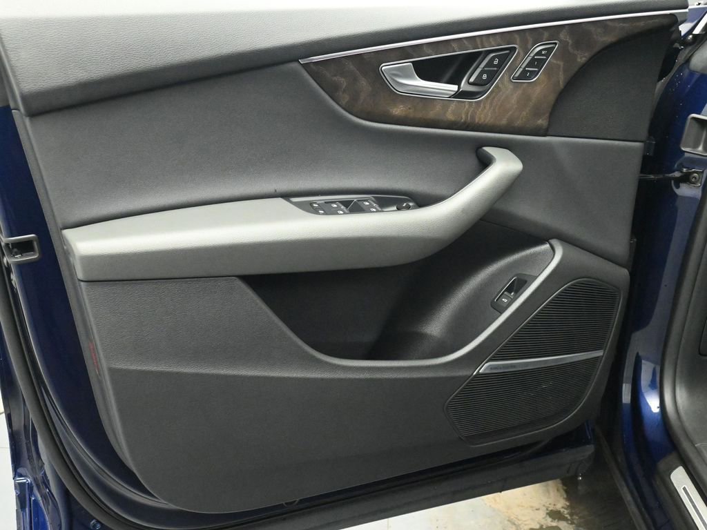 Used 2020 Audi Q8 Prestige w/ Prestige Package image 10