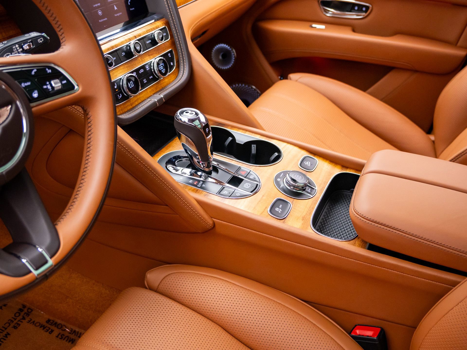 Used 2024 Bentley Bentayga AWD/4WD image 11