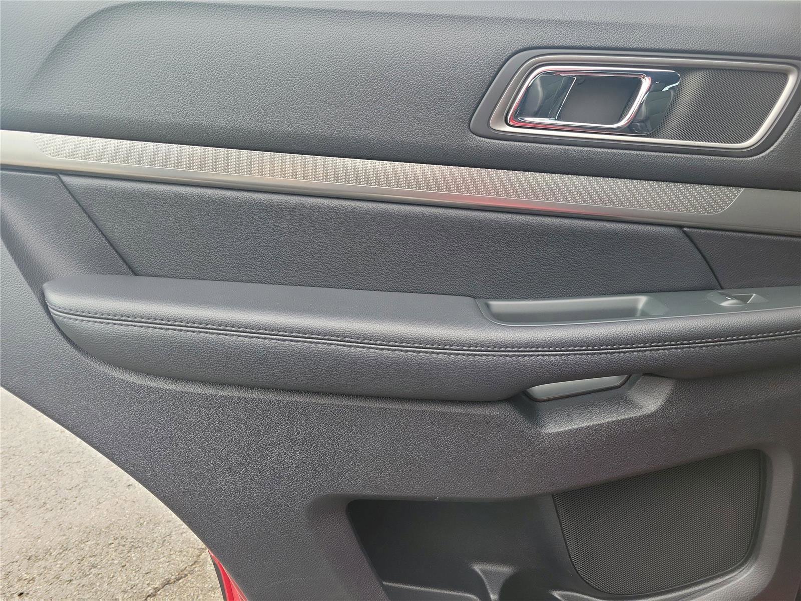 Used 2019 Ford Explorer XLT w/ Equipment Group 202A image 16