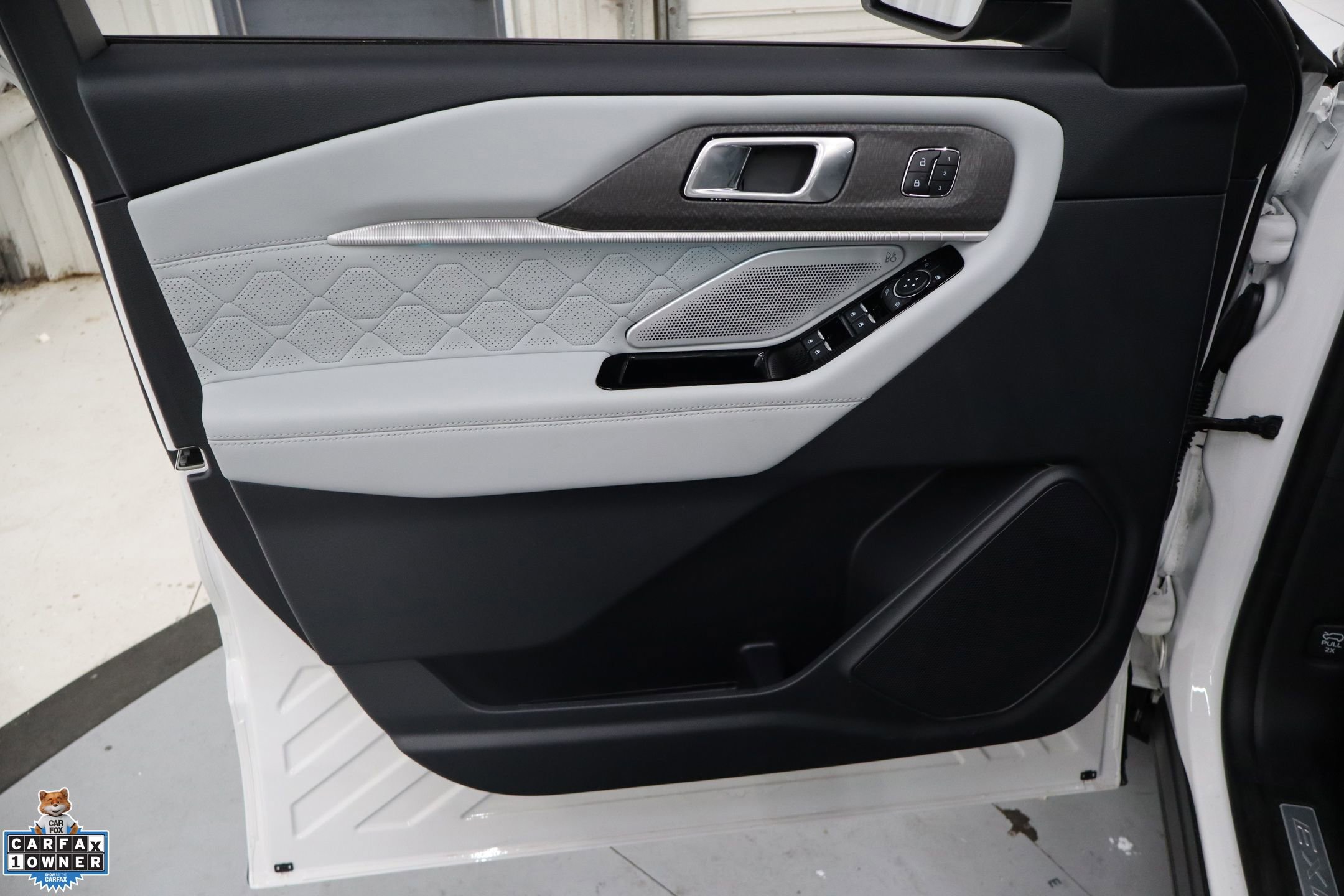 Used 2025 Ford Explorer Platinum w/ Ultimate Package image 14