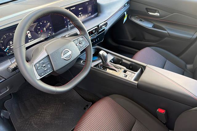 New 2027 Nissan Sentra SR w/ Floor Mat Package FWD image 10