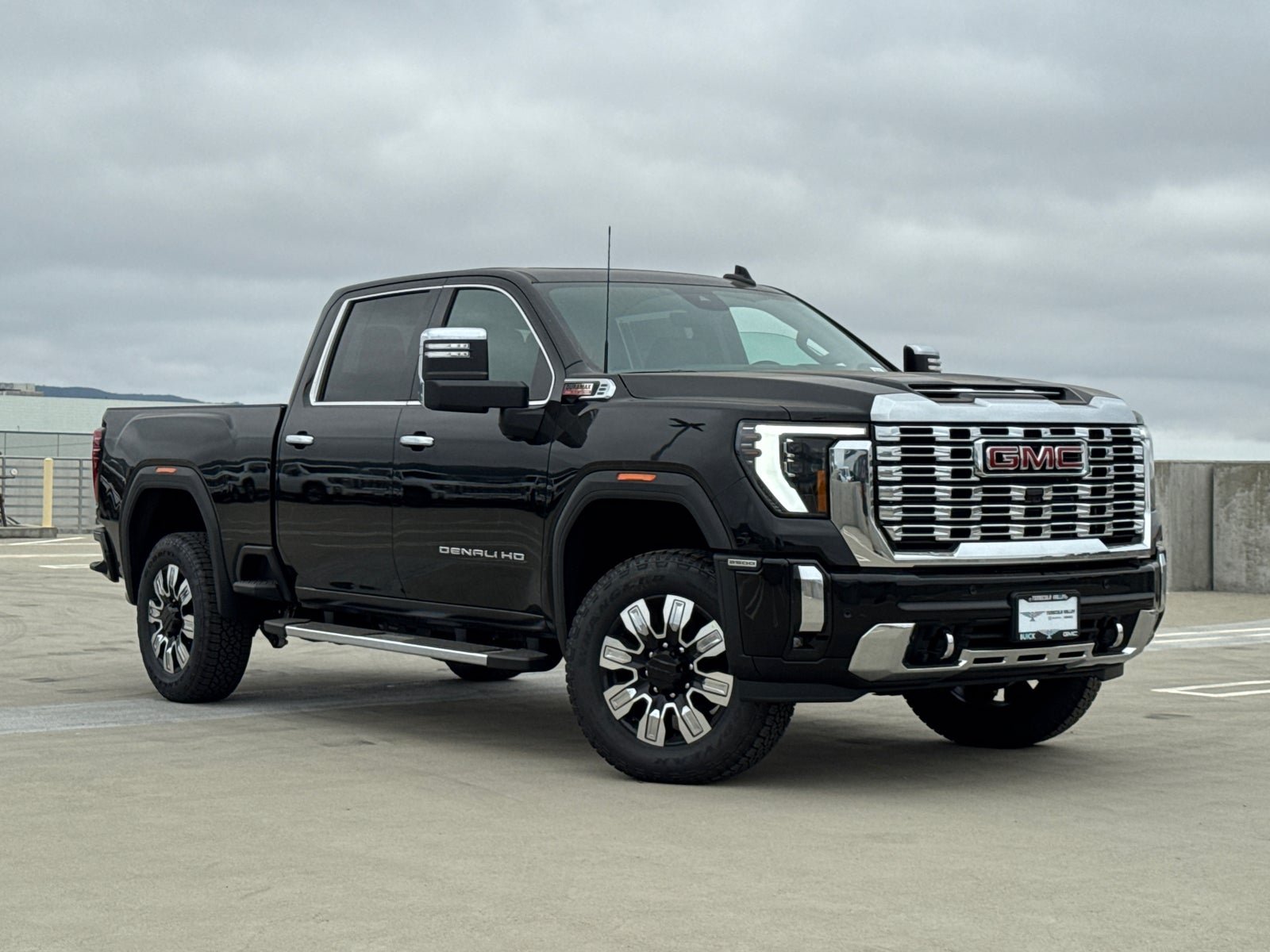 New 2026 GMC Sierra 2500 Denali w/ Denali Reserve Package AWD/4WD image 2