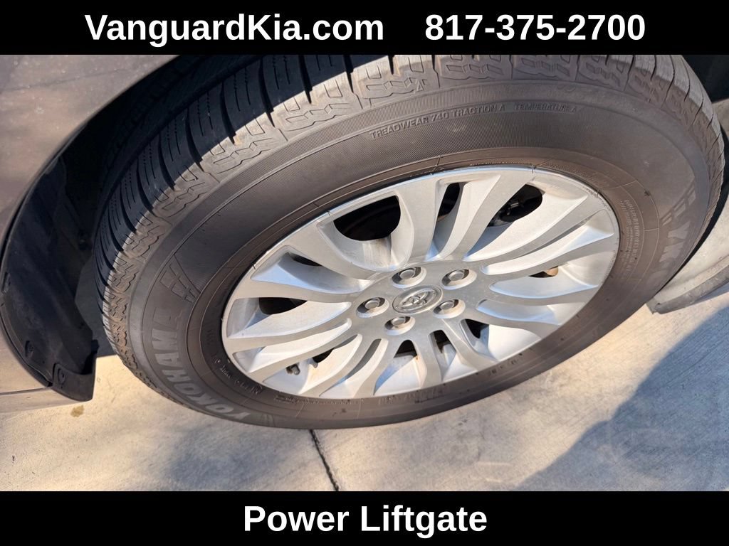 Used 2014 Toyota Sienna XLE FWD image 11