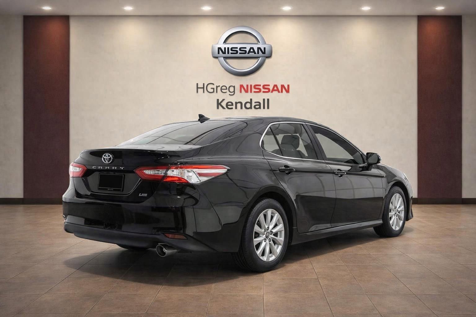 Used 2019 Toyota Camry LE FWD image 4