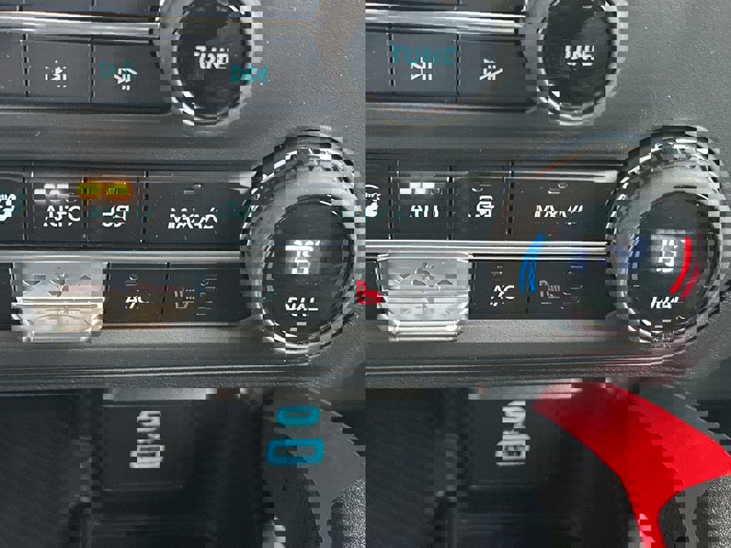 New 2025 Ford Bronco Heritage Edition image 23