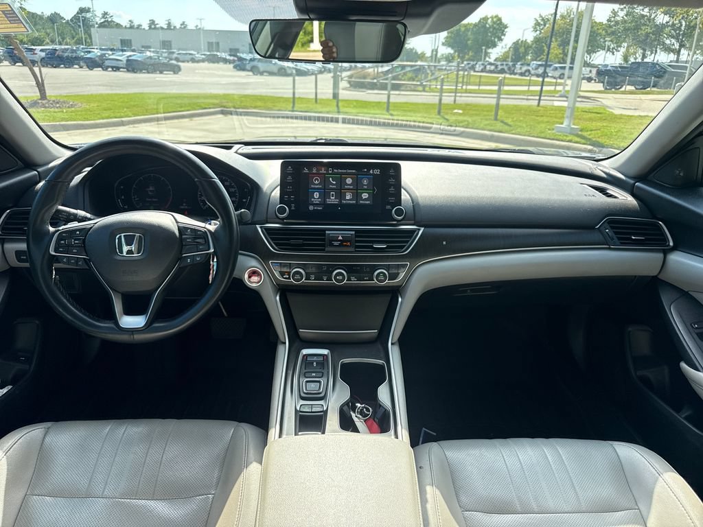 Used 2019 Honda Accord Touring image 16