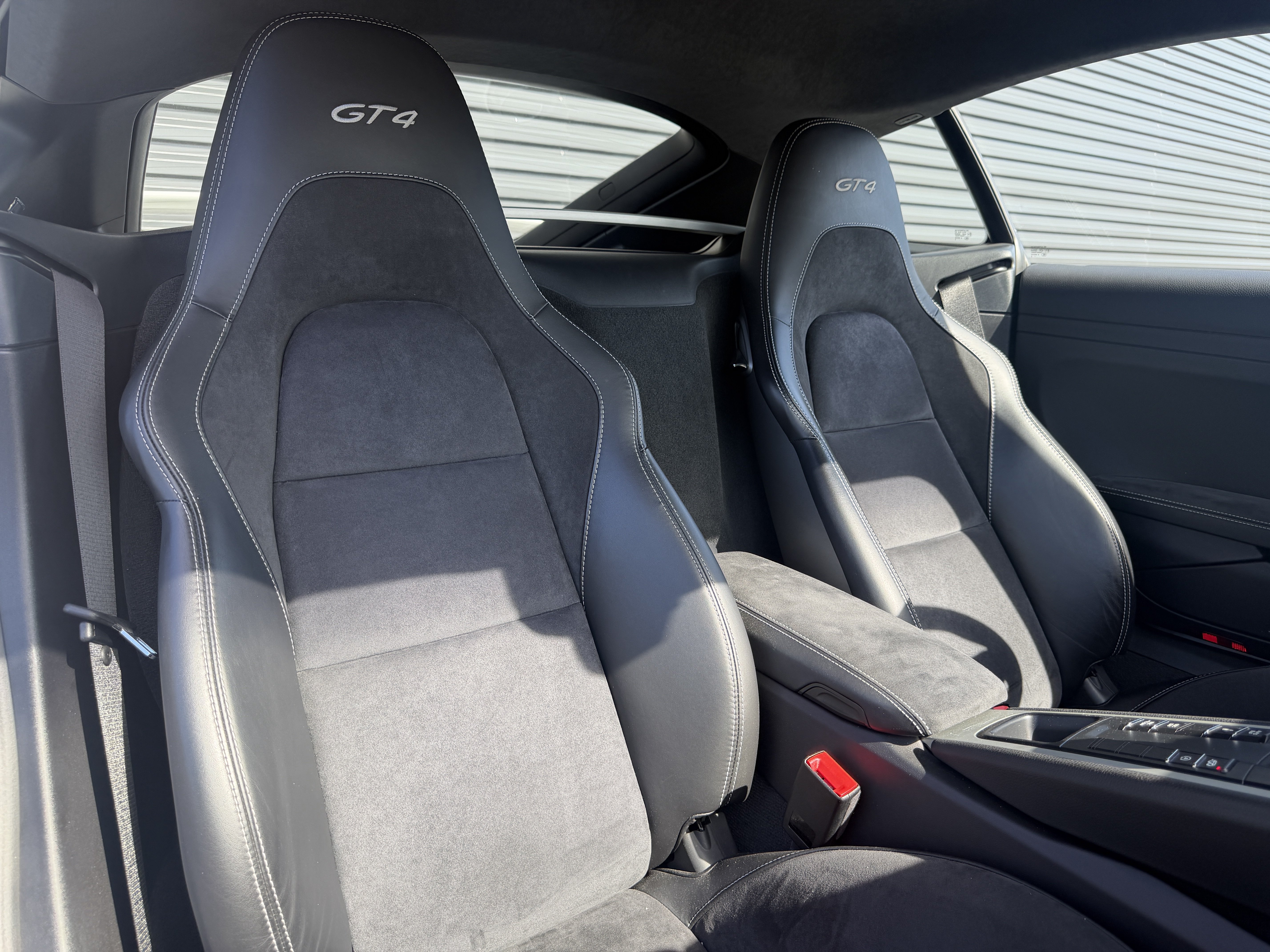 Certified 2020 Porsche 718 Cayman GT4 RWD image 16