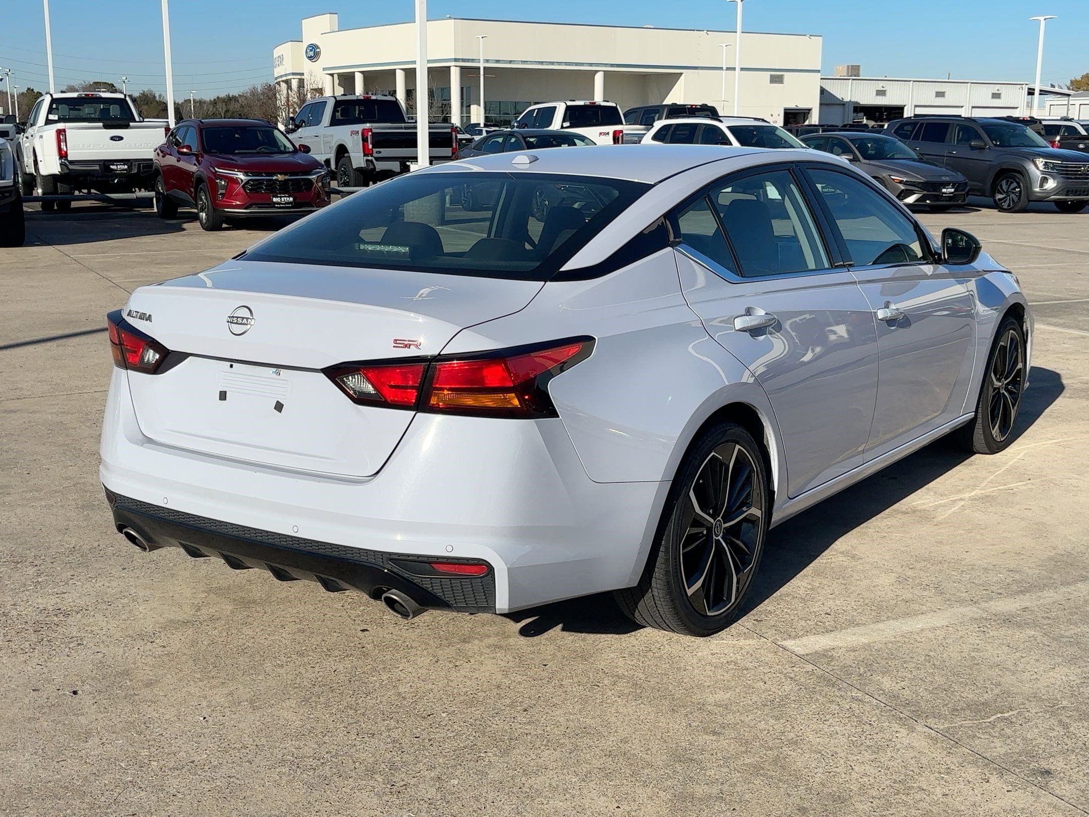 Used 2024 Nissan Altima 2.5 SR image 3