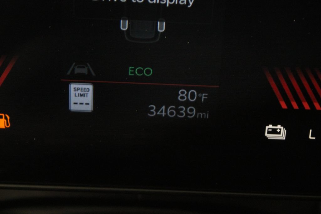 Used 2025 Kia Carnival EX FWD image 27