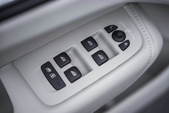 New 2026 Volvo XC60 B5 Ultra w/ Protection Package Premier image 38