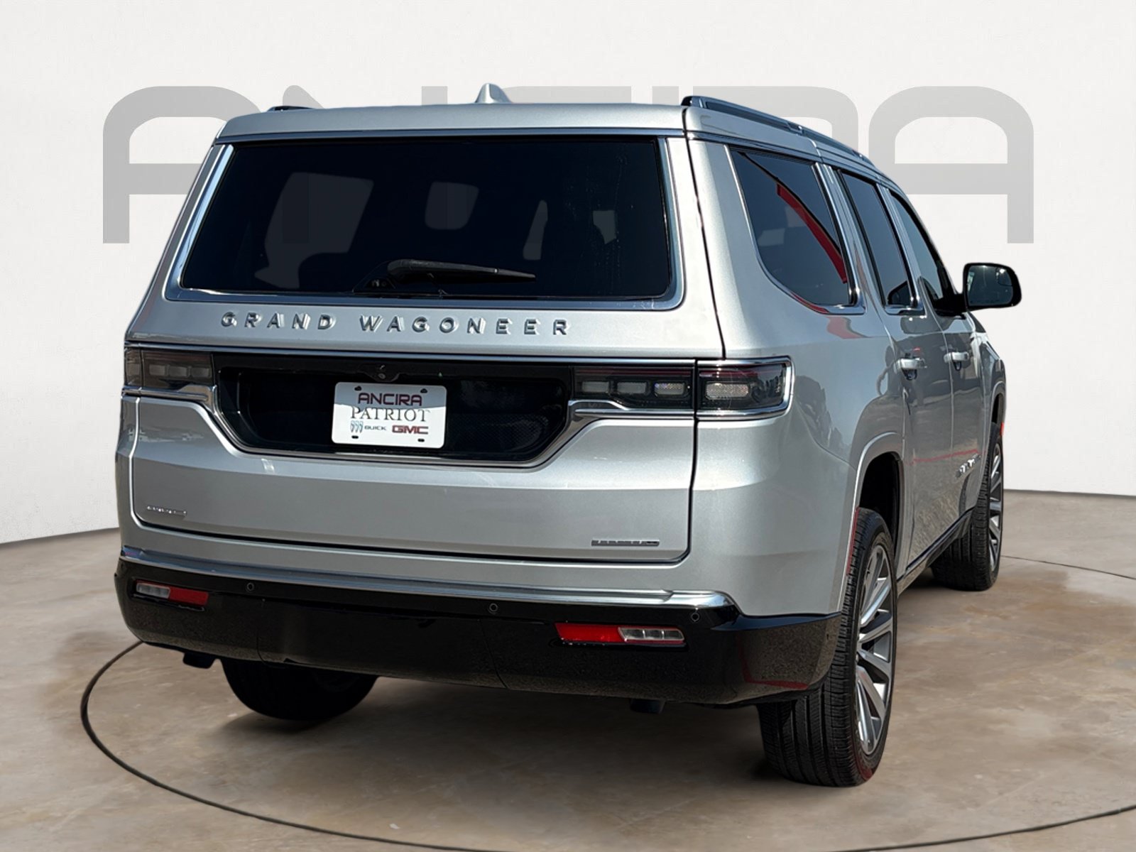 Used 2023 Jeep Grand Wagoneer Series II AWD/4WD image 10