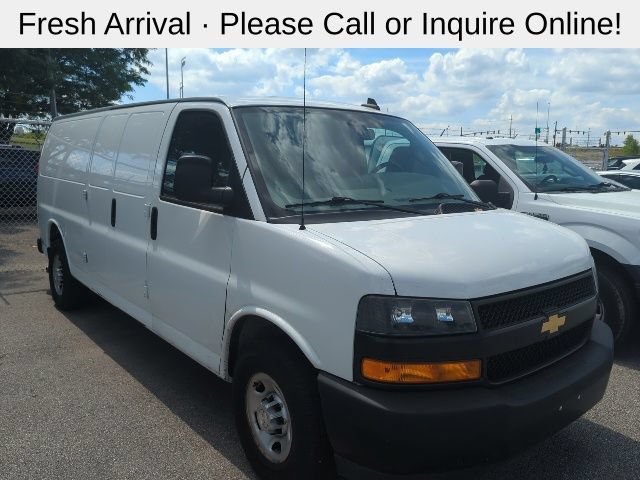 Used 2021 Chevrolet Express 3500 Extended w/ Driver Convenience Package RWD image 1