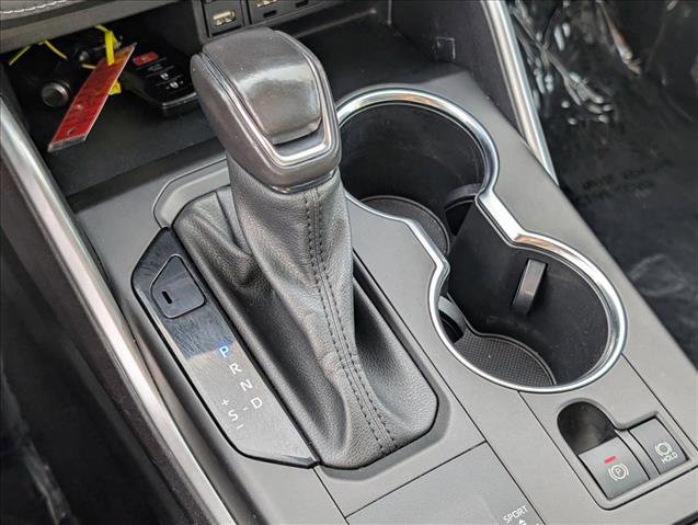 Used 2021 Toyota Highlander XLE image 12