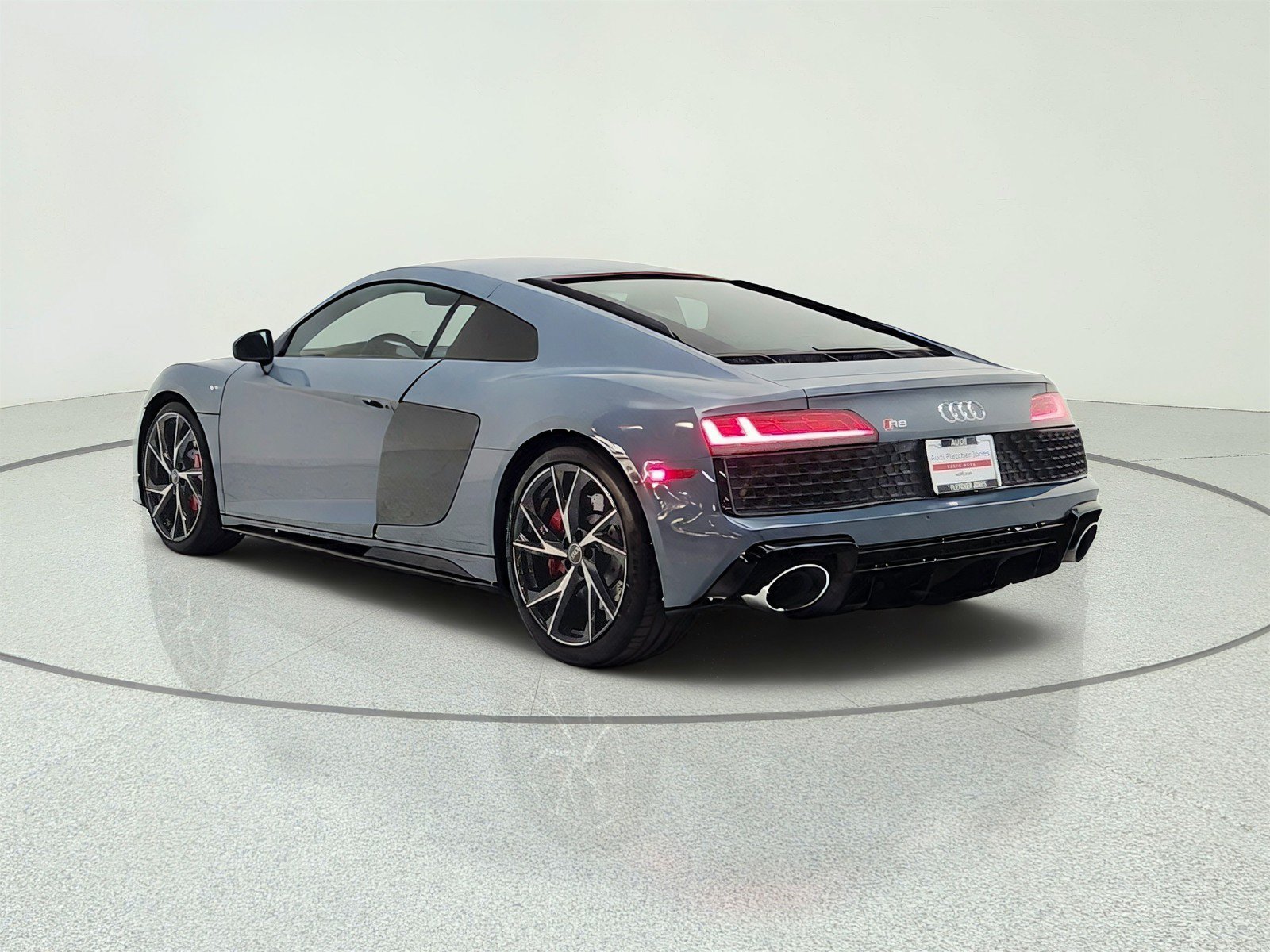 Used 2021 Audi R8 V10 w/ Premium Package RWD image 7