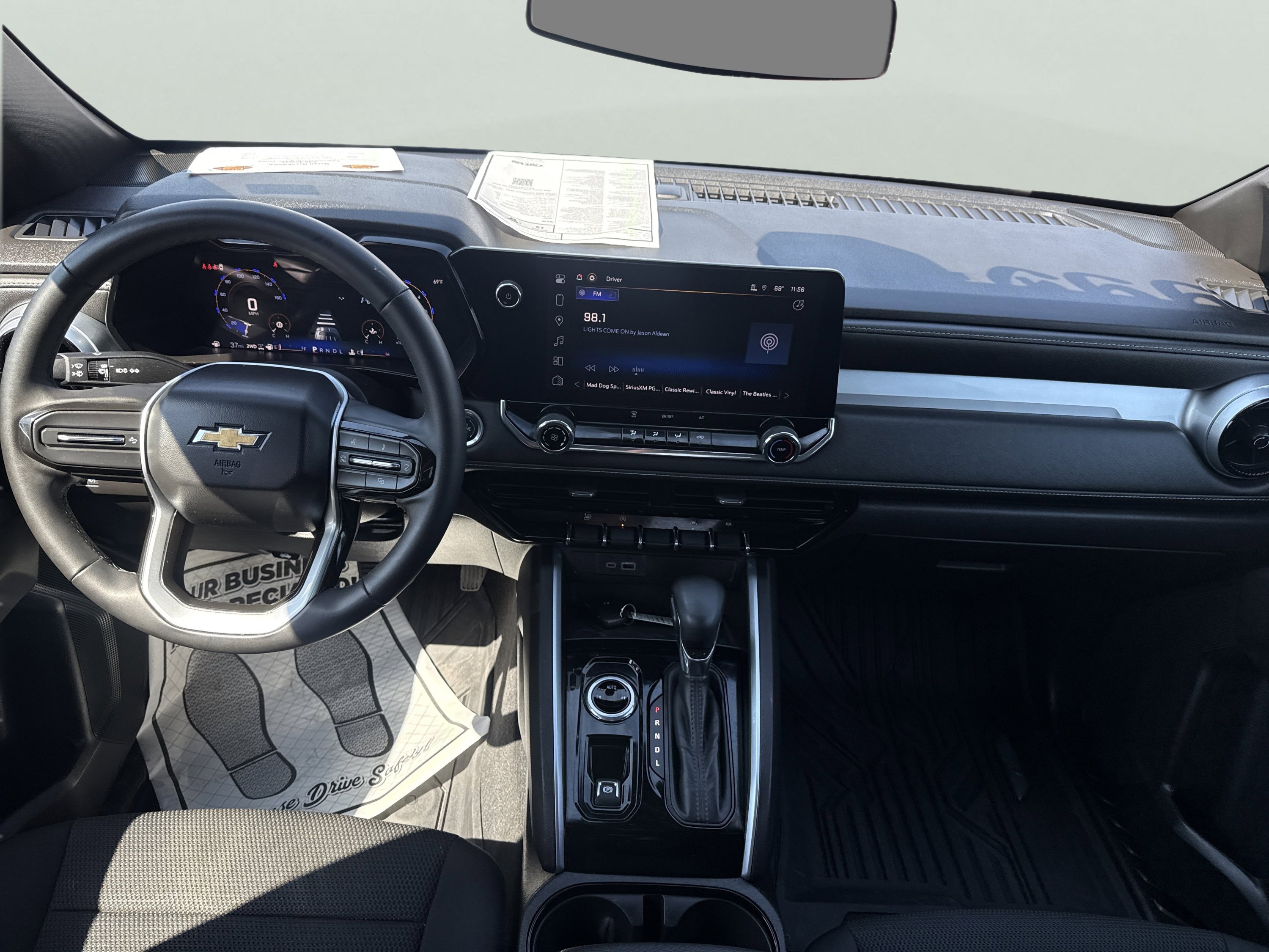 Used 2024 Chevrolet Colorado LT AWD/4WD image 13