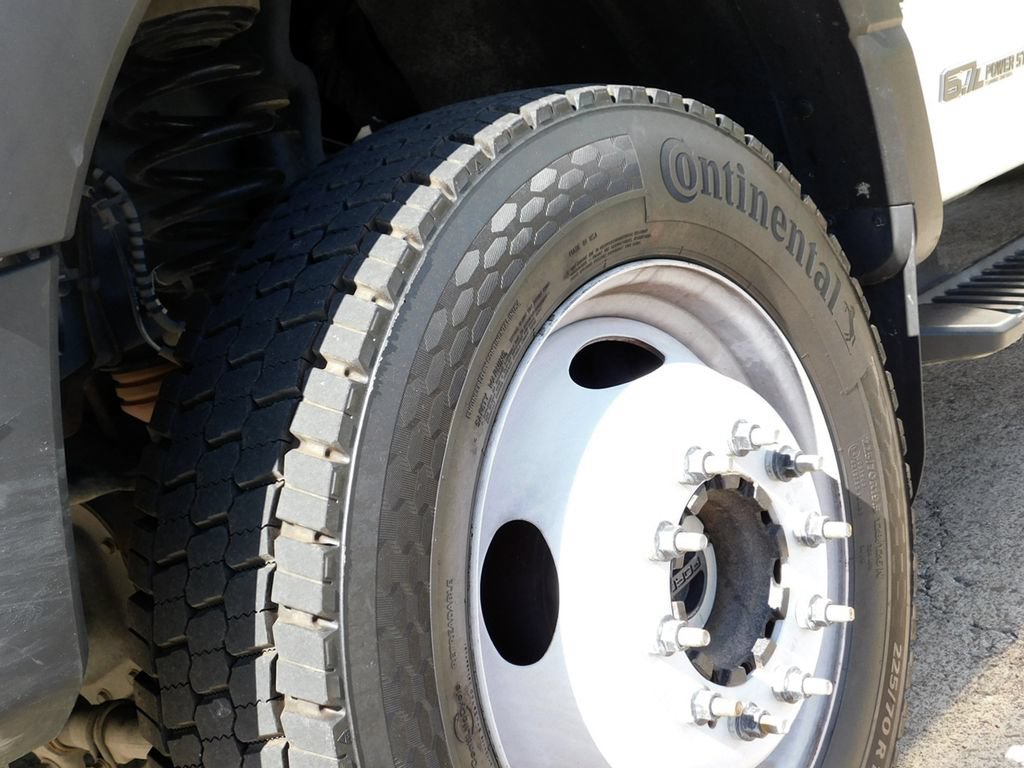 Used 2023 Ford F550 4x4 Regular Cab Super Duty image 27