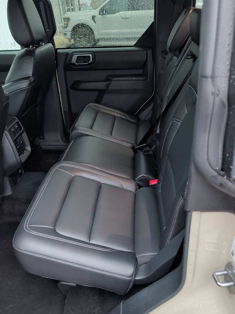 Used 2025 Ford Bronco Outer Banks AWD/4WD image 9