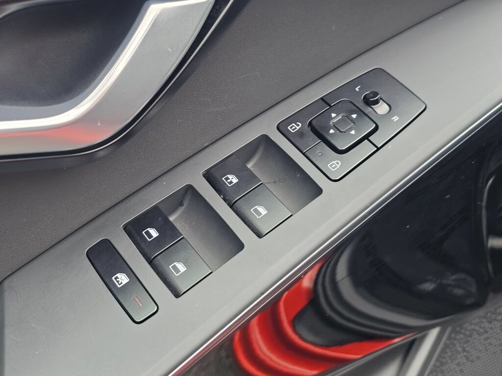 Certified 2023 Kia Niro Wind w/ Wind Preserve Package FWD image 31