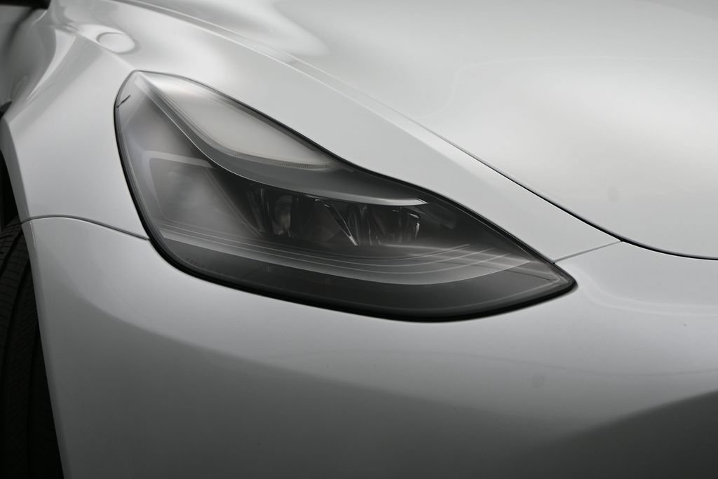 Used 2023 Tesla Model 3 Standard Range RWD image 3