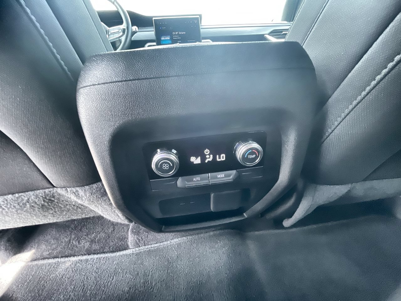 Used 2025 GMC Acadia Elevation FWD image 21