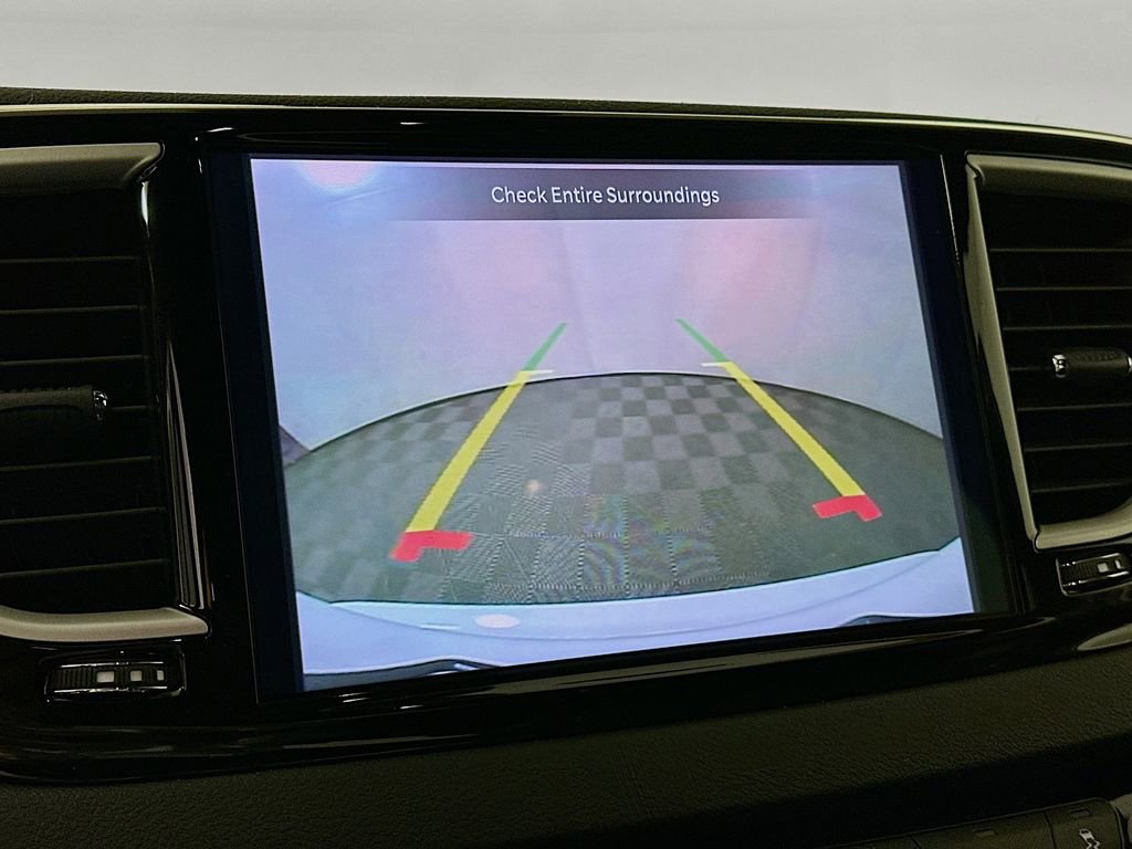 Used 2025 Chrysler Pacifica Select FWD image 18