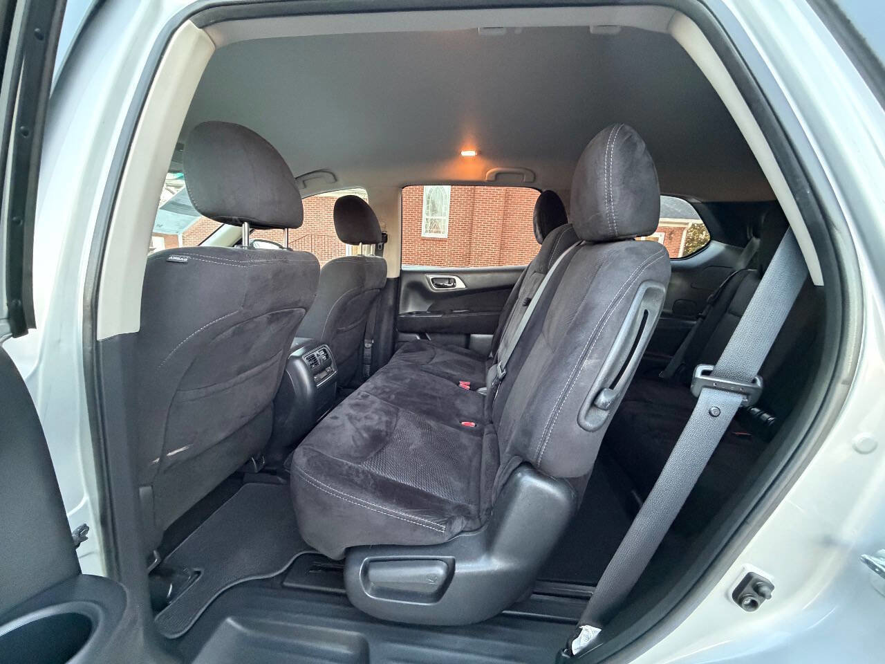 Used 2014 Nissan Pathfinder SV image 13