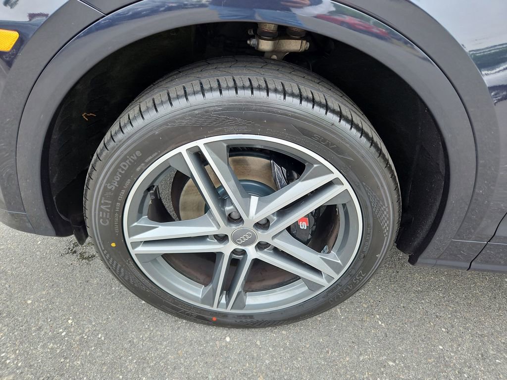 Used 2018 Audi SQ5 Premium Plus w/ Navigation Package image 37