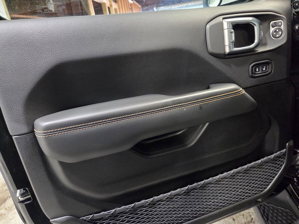 Certified 2025 Jeep Gladiator Sport image 13