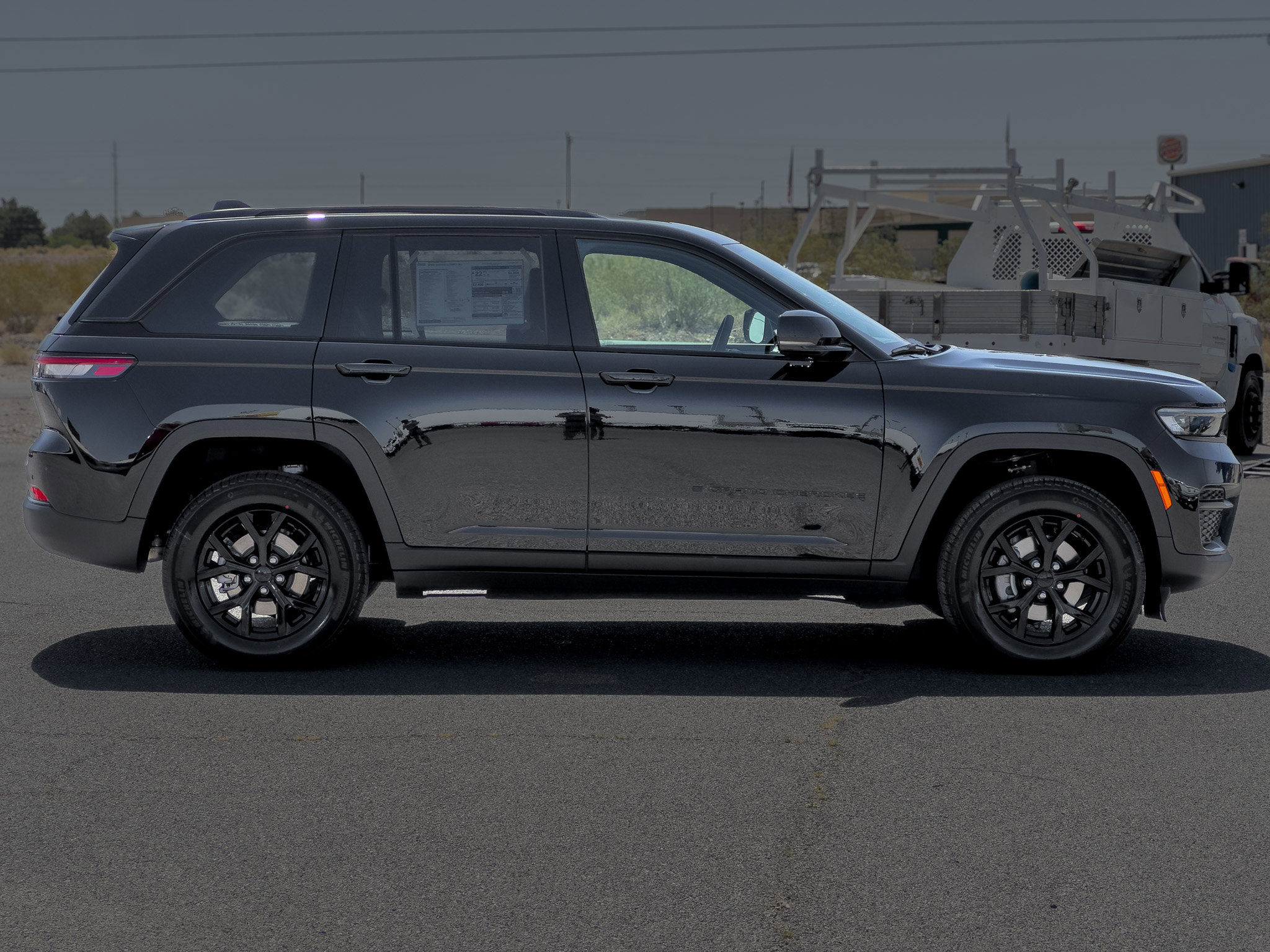 New 2025 Jeep Grand Cherokee Altitude image 6