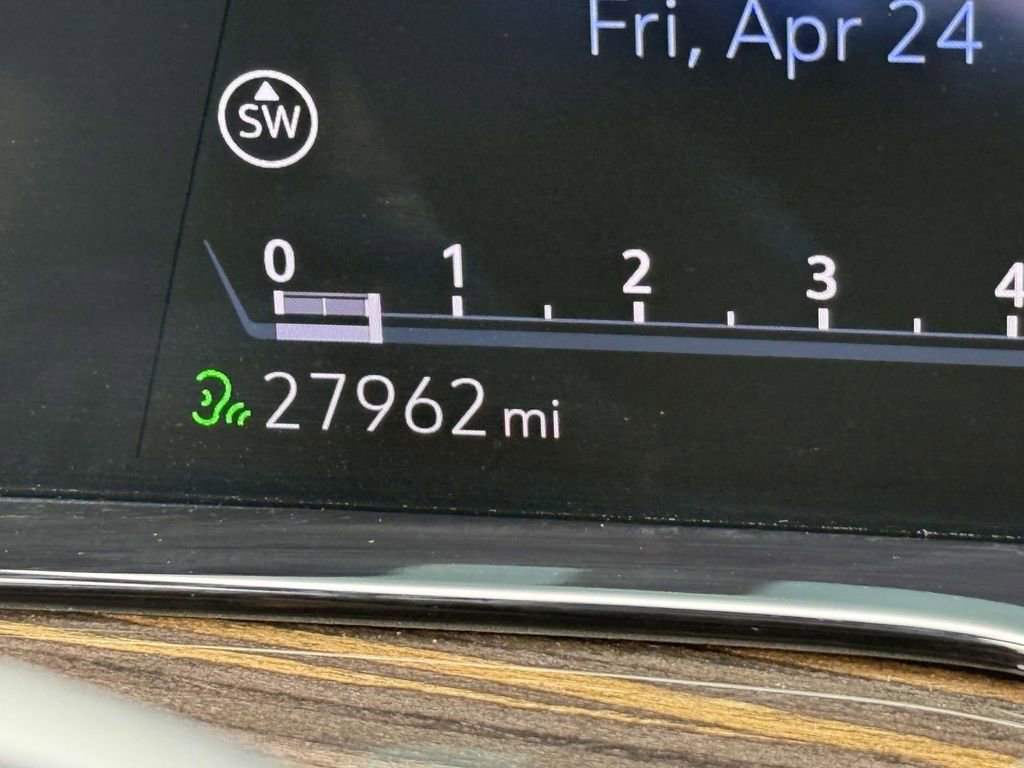 Used 2023 Cadillac Escalade ESV Premium Luxury w/ Performance Package AWD/4WD image 43