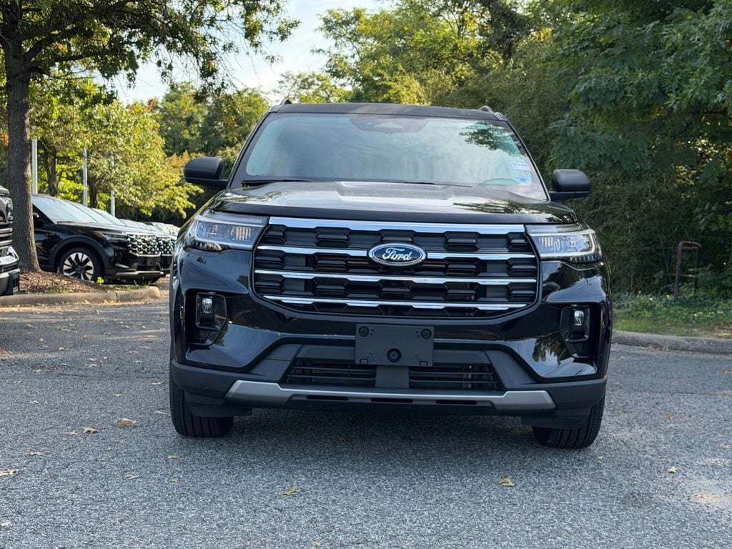 New 2026 Ford Explorer Active w/ Active Comfort Package AWD/4WD image 2