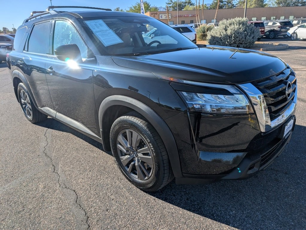 Used 2022 Nissan Pathfinder SV w/ SV Premium Package image 7