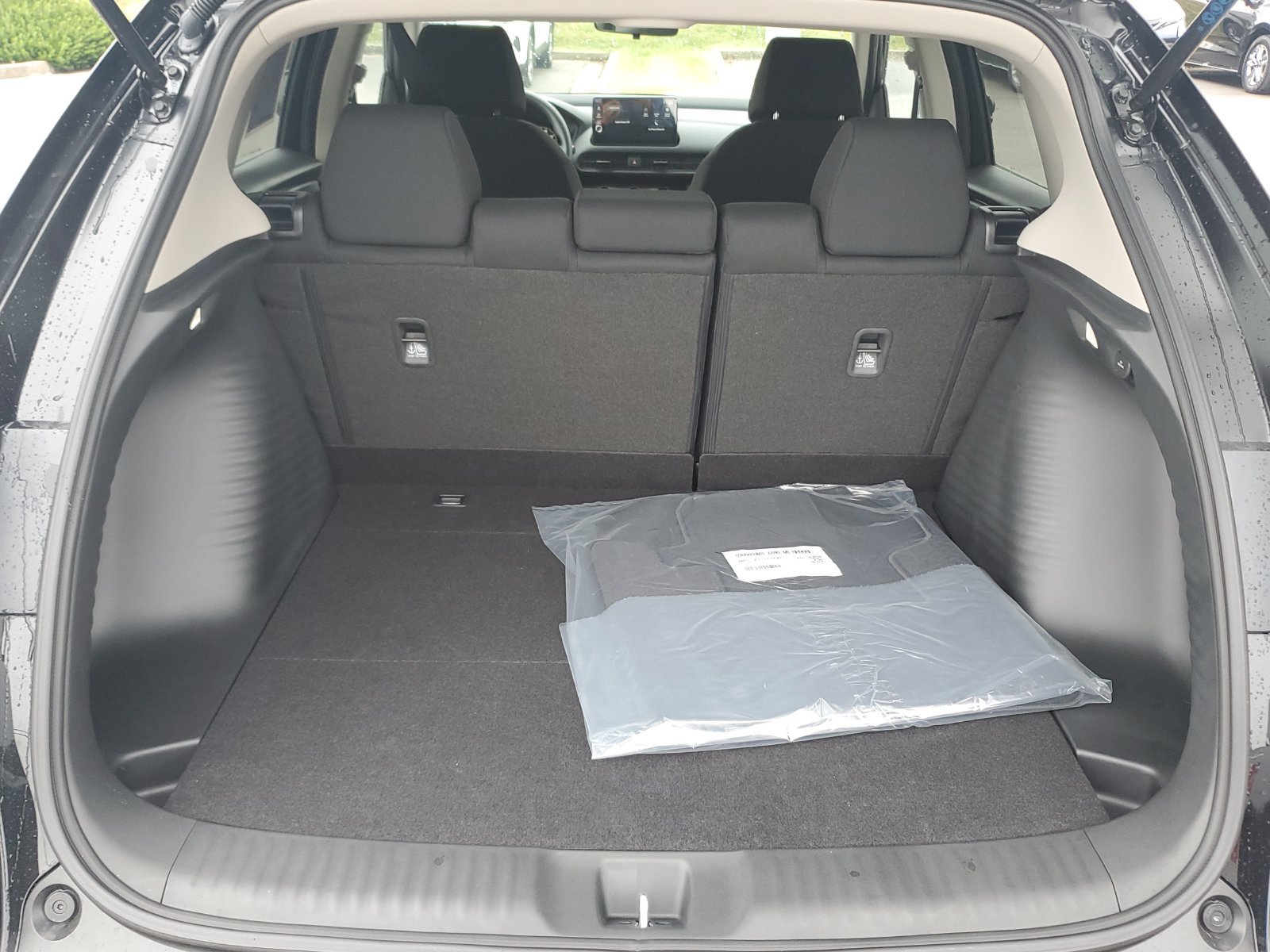 Used 2027 Honda HR-V LX image 8
