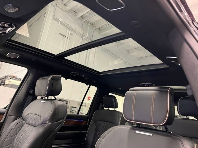 New 2025 Jeep Grand Wagoneer Series III w/ HD Trailer Tow Package image 20