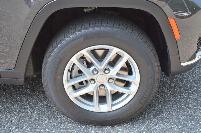 New 2025 Jeep Grand Cherokee L Laredo w/ Luxury Tech Group I image 10