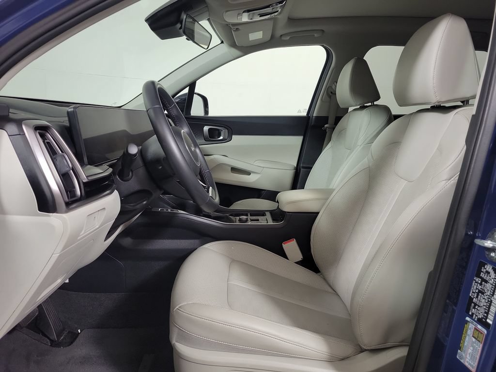 Used 2024 Kia Sorento S w/ Panoramic Sunroof Package FWD image 12
