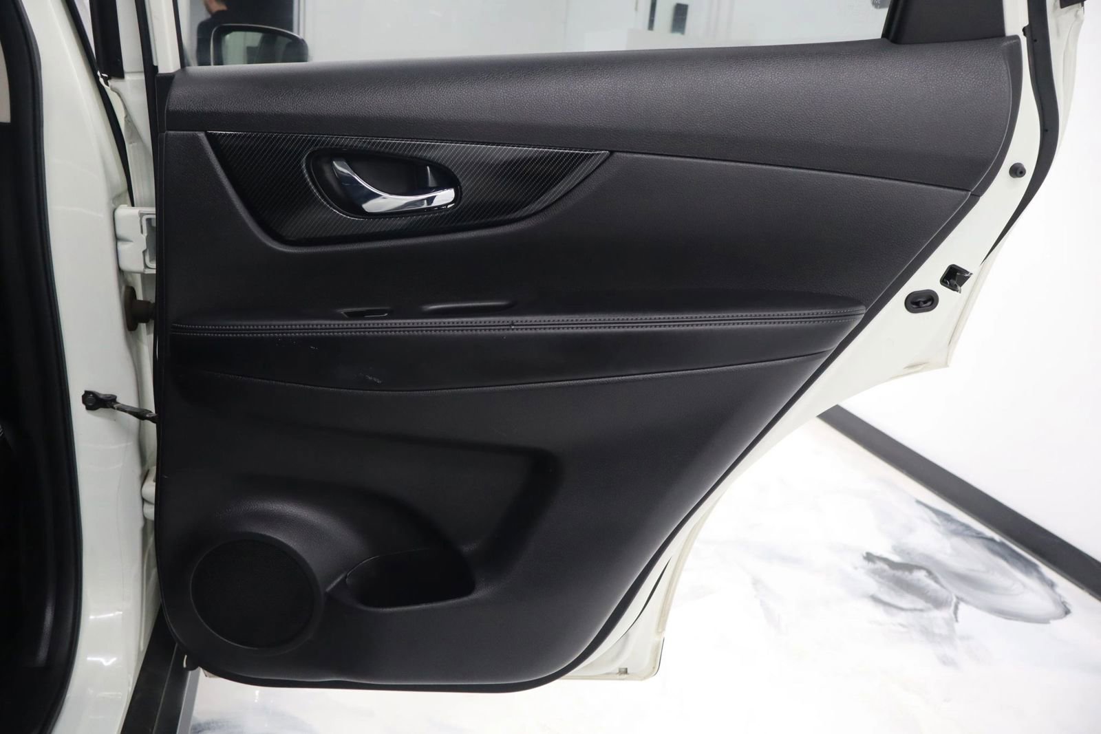 Used 2017 Nissan Rogue SL w/ SL Premium Package AWD/4WD image 17