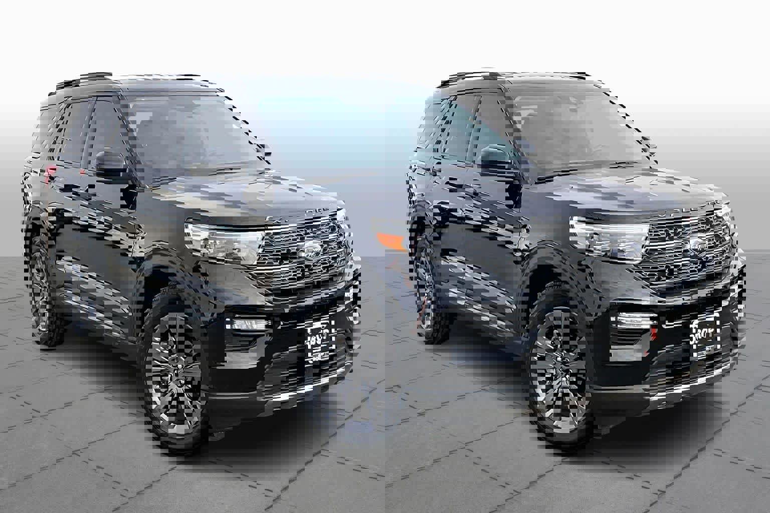 Used 2023 Ford Explorer XLT w/ Equipment Group 202A image 2