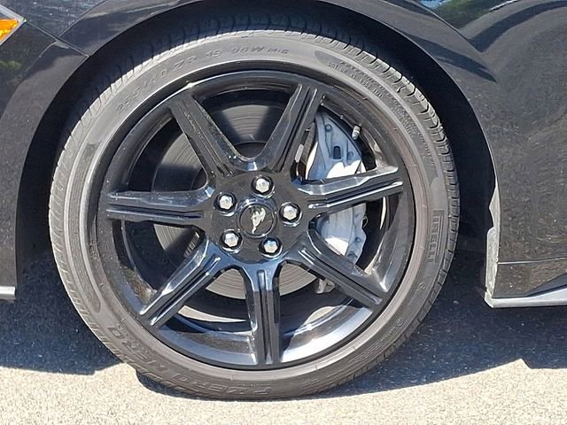 Used 2018 Ford Mustang GT w/ Black Accent Package RWD image 8