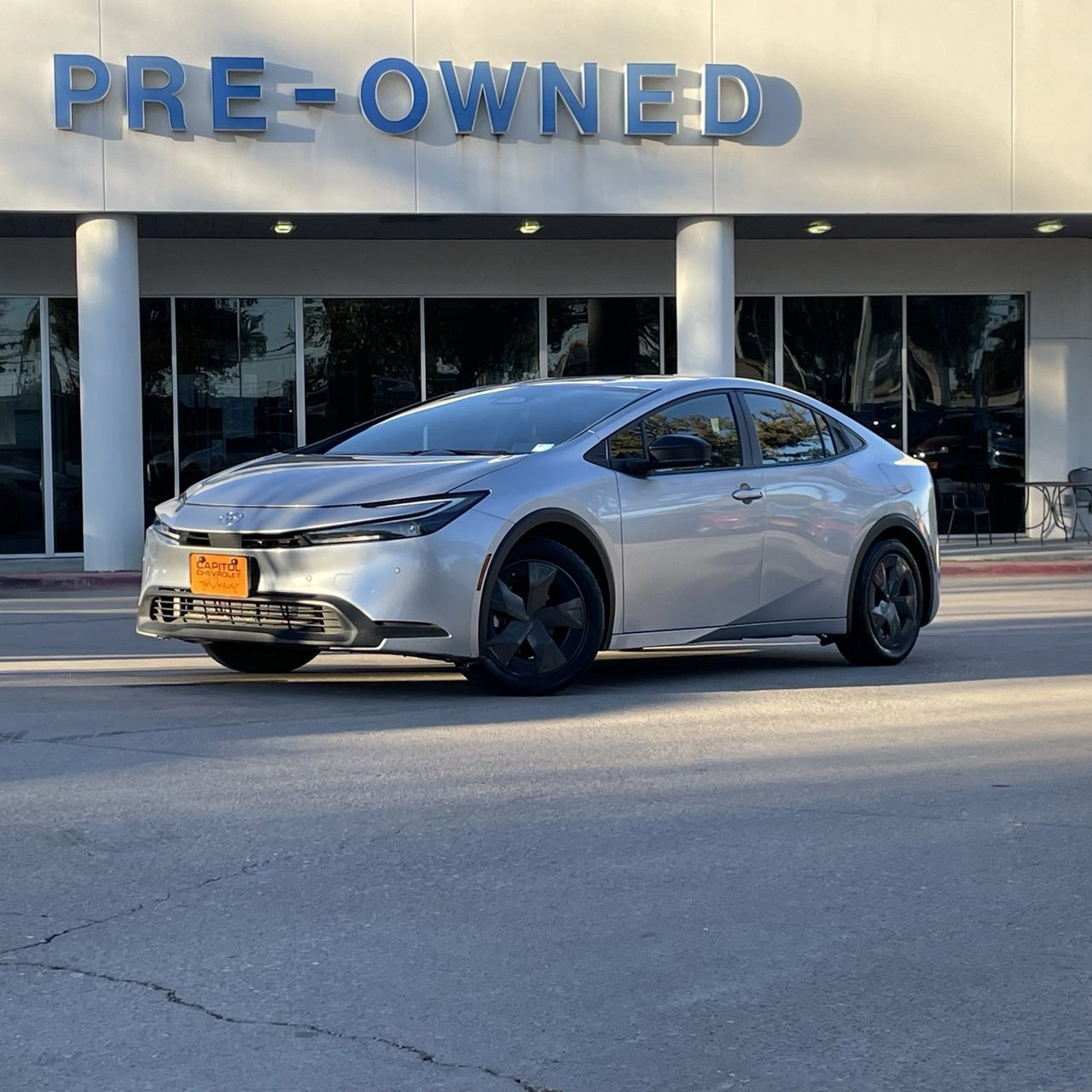 Used 2023 Toyota Prius LE image 2