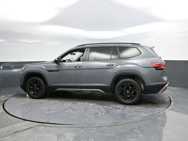 Used 2024 Volkswagen Atlas Peak Edition SEL image 4