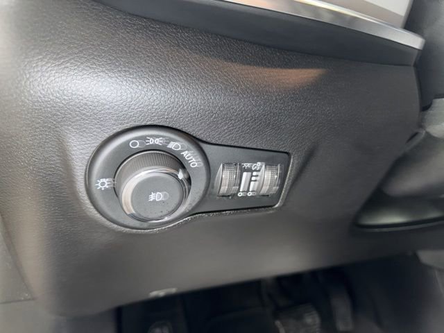 Used 2024 Jeep Compass Limited image 14