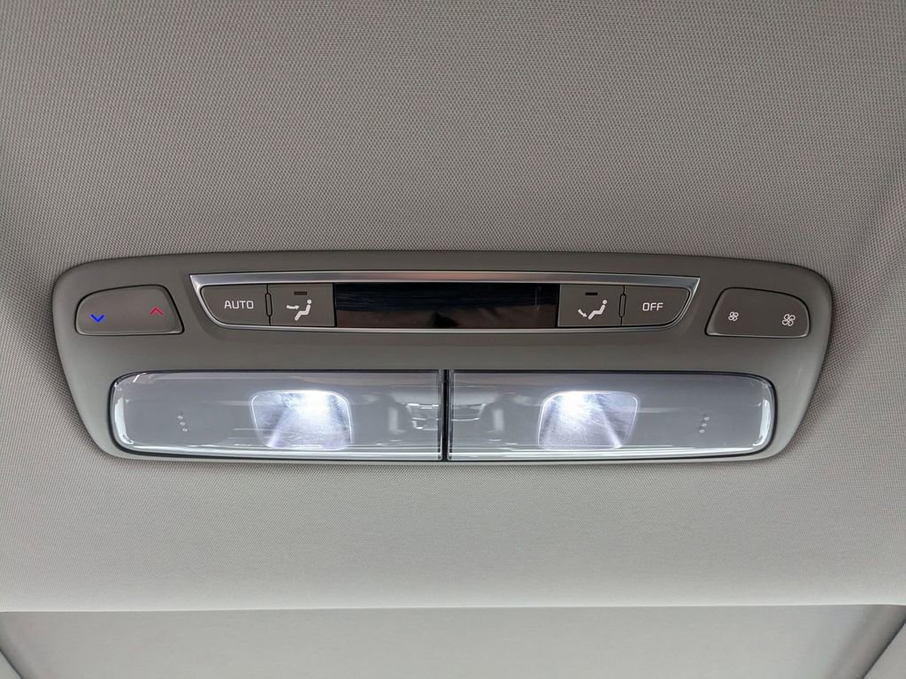 Used 2025 Kia Telluride S image 29